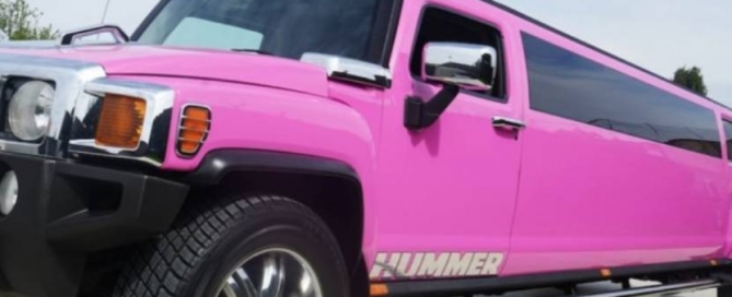 Alquiler de limusina Hummer rosa en Sabadell